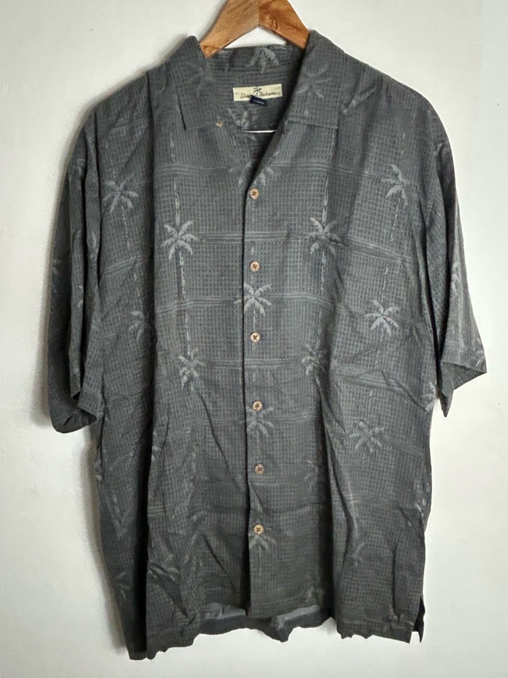Tommy Bahama Men's Charcoal Gray Short-Sleeve Button-Down with Palm Motif